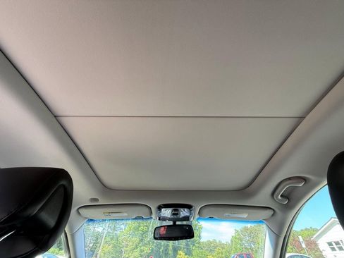 Used 2014 Hyundai Azera Limited w/ Option Group 02 FWD image 38