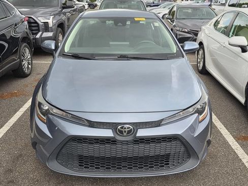 Used 2022 Toyota Corolla LE FWD image 2