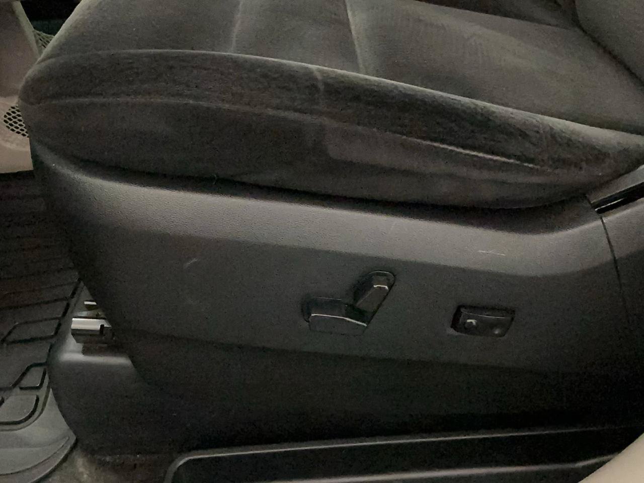 Used 2014 Dodge Grand Caravan SXT w/ Rear Park Assist Package FWD image 20