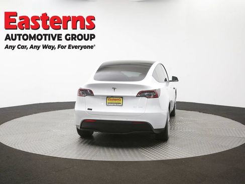 Used 2021 Tesla Model Y Long Range AWD/4WD image 32