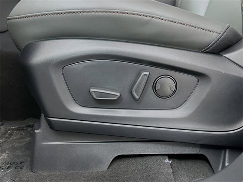 New 2026 Ford Explorer Active w/ Active Comfort Package image 20