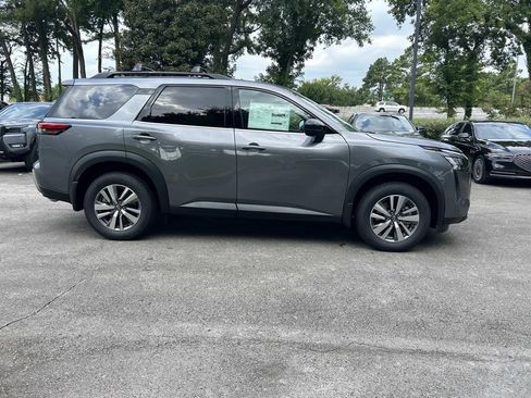 New 2026 Nissan Pathfinder SL FWD image 8