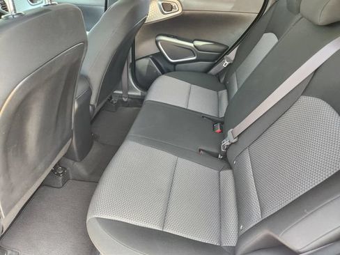 Certified 2025 Kia Soul LX w/ LX Technology Package FWD image 29