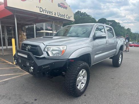 Used 2015 Toyota Tacoma 4x4 Double Cab image 1