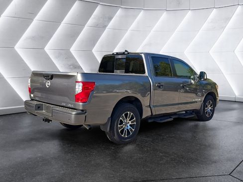 Used 2024 Nissan Titan SV w/ SV Convenience Package image 5