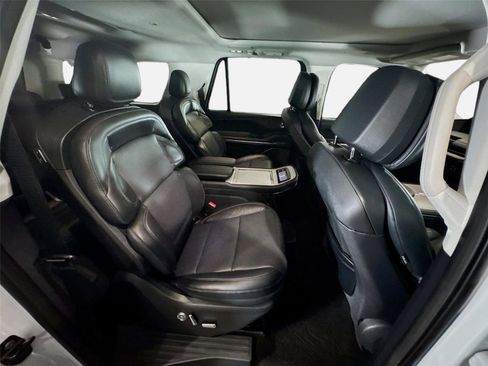 Used 2025 Lincoln Navigator L Reserve AWD/4WD image 22