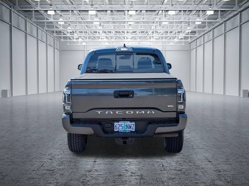 Used 2022 Toyota Tacoma TRD Sport AWD/4WD image 4