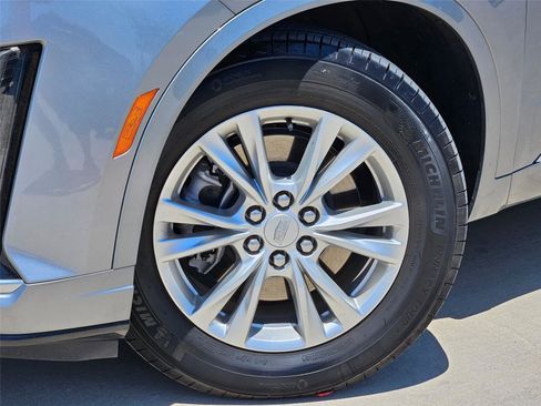 Used 2024 Cadillac XT6 Luxury w/ LPO, Floor Liner Package FWD image 6