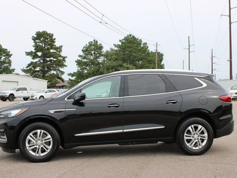 Used 2020 Buick Enclave Essence FWD image 3