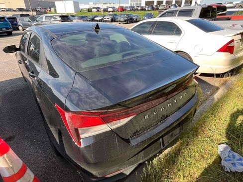 Used 2022 Hyundai Elantra SEL w/ Convenience Package FWD image 6