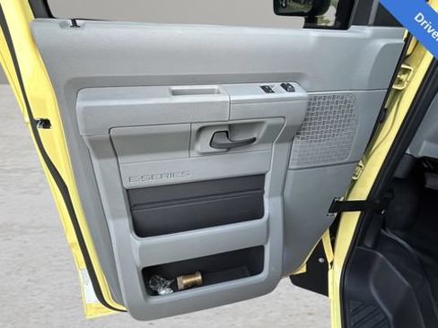 Used 2022 Ford E-450 and Econoline 450 Super Duty RWD image 20
