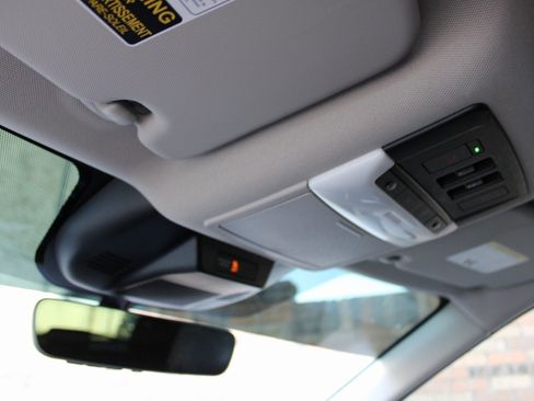 Used 2022 Nissan Rogue Platinum w/ Head-Up Display Package image 27