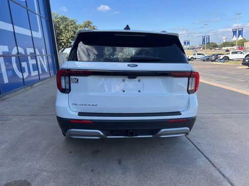 New 2026 Ford Explorer Platinum image 5