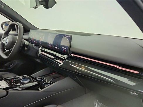 Used 2026 BMW 530i image 21