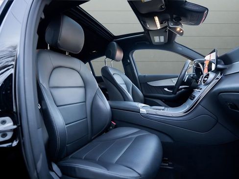 Used 2023 Mercedes-Benz GLC 300 4MATIC Coupe image 38