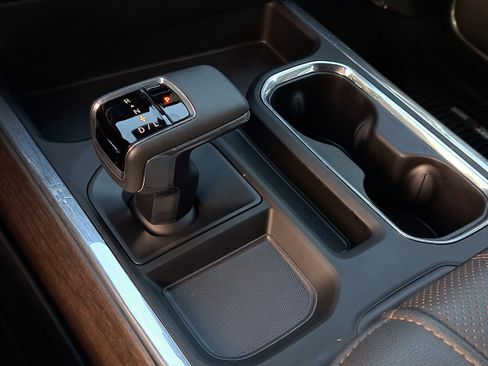 Certified 2024 Chevrolet Silverado 1500 High Country image 30