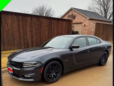 Used 2018 Dodge Charger R/T w/ Navigation & Travel Group image 1