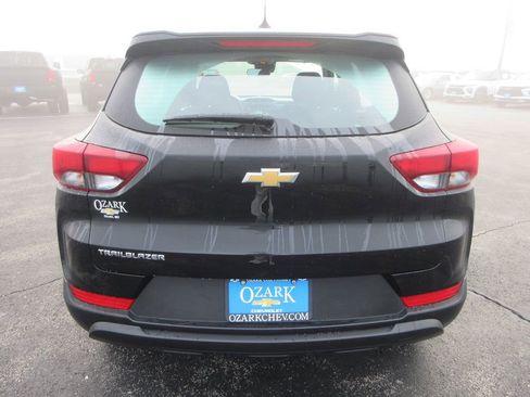 Used 2023 Chevrolet TrailBlazer LS image 4