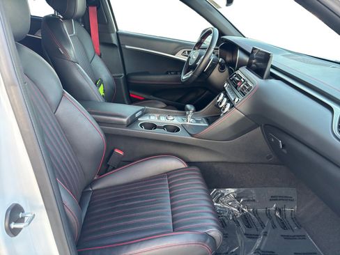 Used 2023 Genesis G70 3.3T w/ Sport Advanced Package image 15