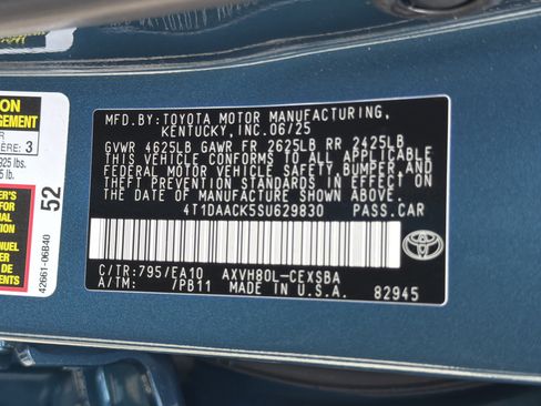 Used 2025 Toyota Camry SE FWD image 36