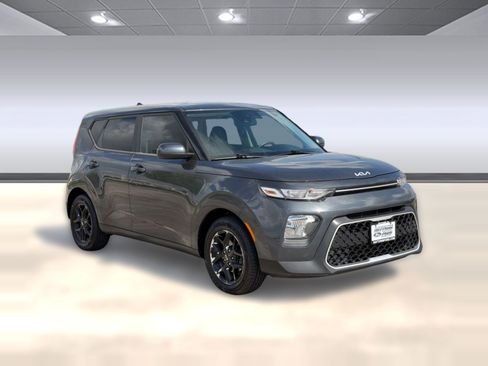 Used 2022 Kia Soul LX w/ Technology Package image 7