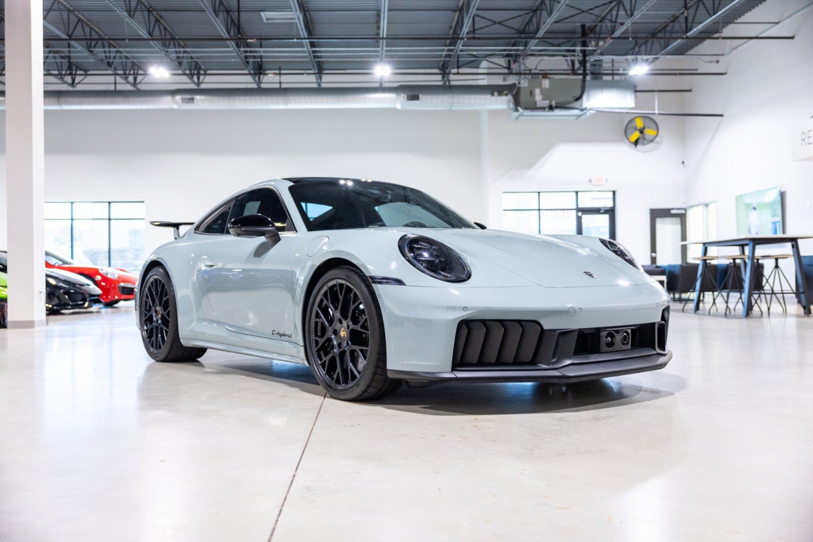 Used 2025 Porsche 911 Carrera GTS RWD image 3