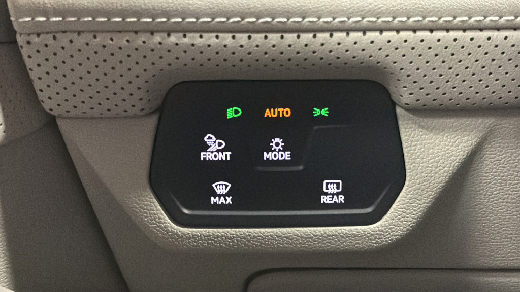 Used 2025 Volkswagen Atlas SE w/ Panoramic Sunroof Package AWD/4WD image 30