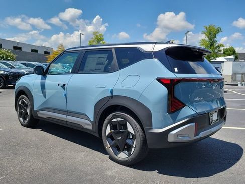 New 2027 Kia Seltos S FWD image 6
