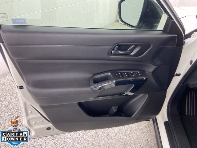 Used 2025 Nissan Pathfinder S FWD image 15