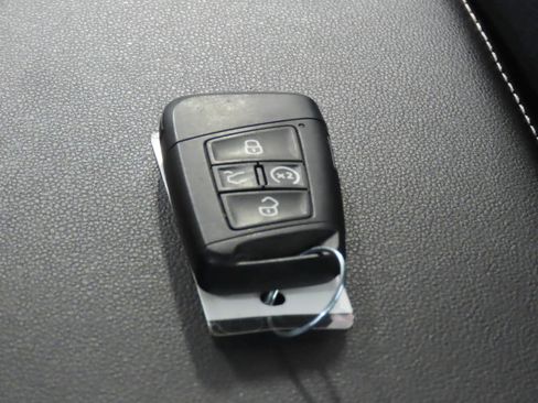 Used 2024 Volkswagen Jetta SE FWD image 17