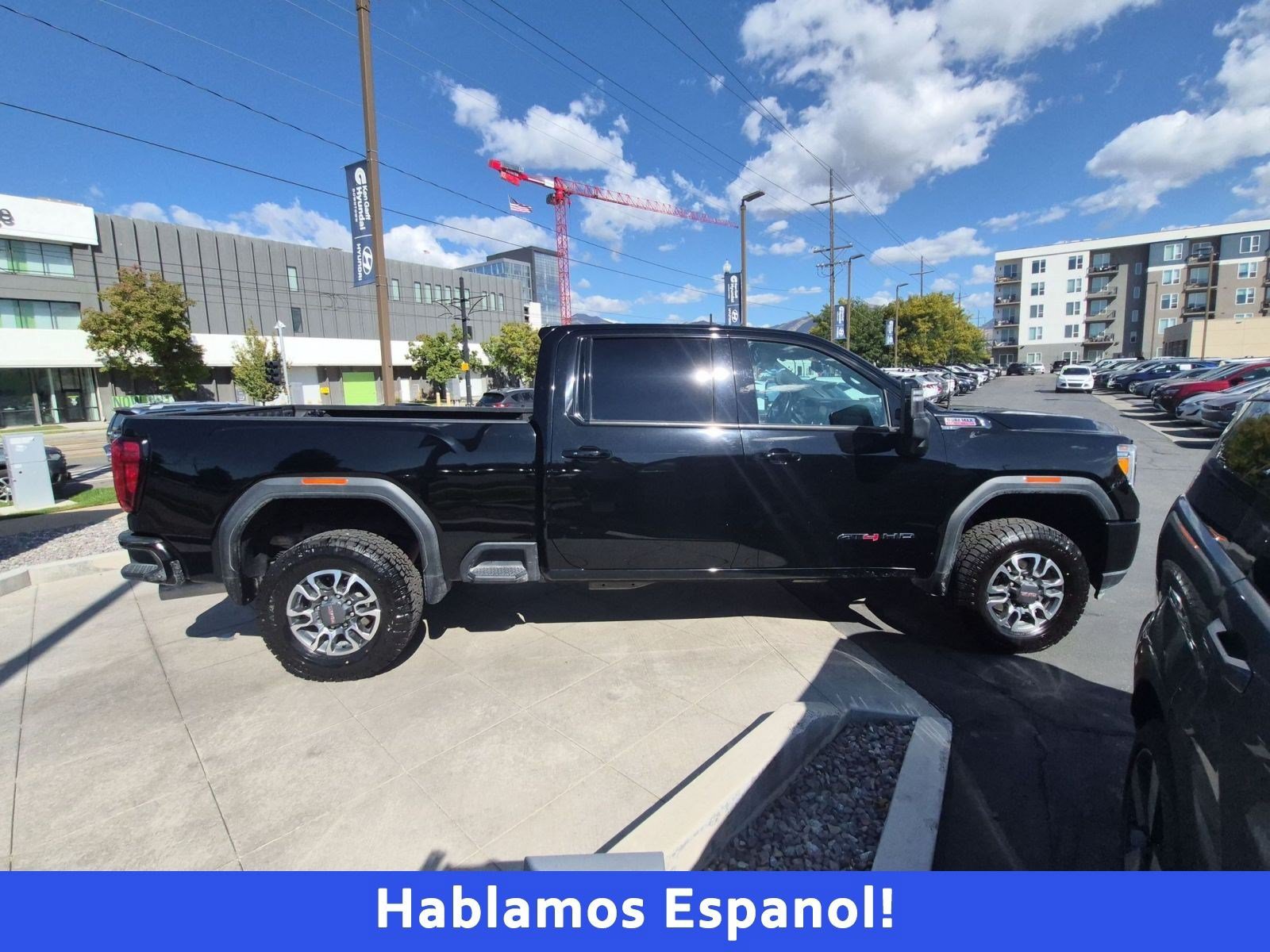 Used 2022 GMC Sierra 2500 AT4 AWD/4WD image 2