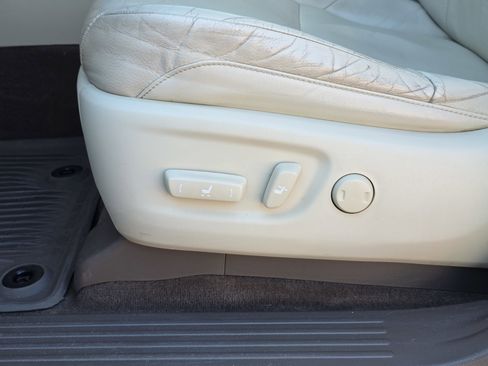 Used 2015 Lexus GX 460 image 11