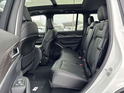 New 2026 Jeep Grand Cherokee Limited AWD/4WD image 8