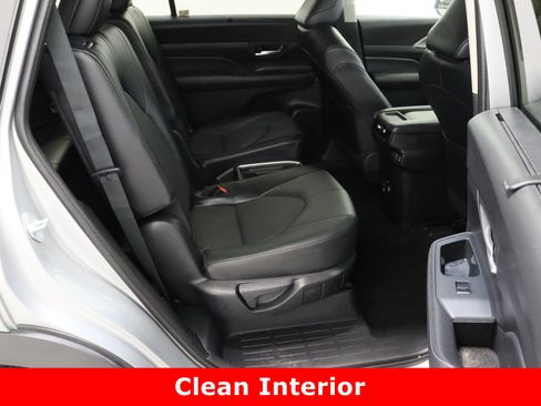 Certified 2025 Toyota Grand Highlander AWD image 37