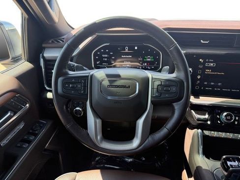 Used 2022 GMC Sierra 1500 Denali w/ Technology Package AWD/4WD image 13