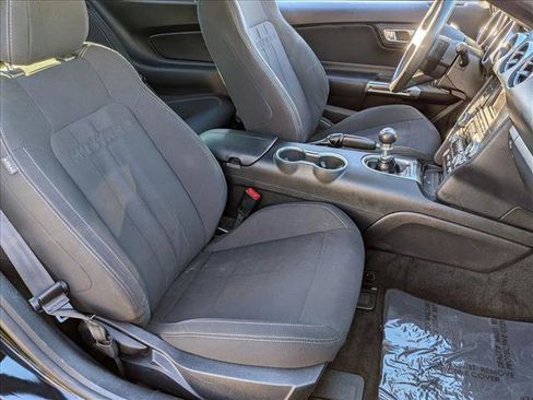 Used 2018 Ford Mustang Coupe image 17
