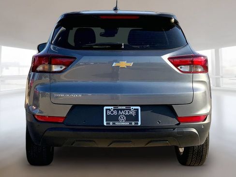 Used 2022 Chevrolet TrailBlazer LS FWD image 4