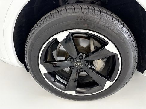 Used 2019 Audi Q5 Prestige w/ Convenience Package AWD/4WD image 28