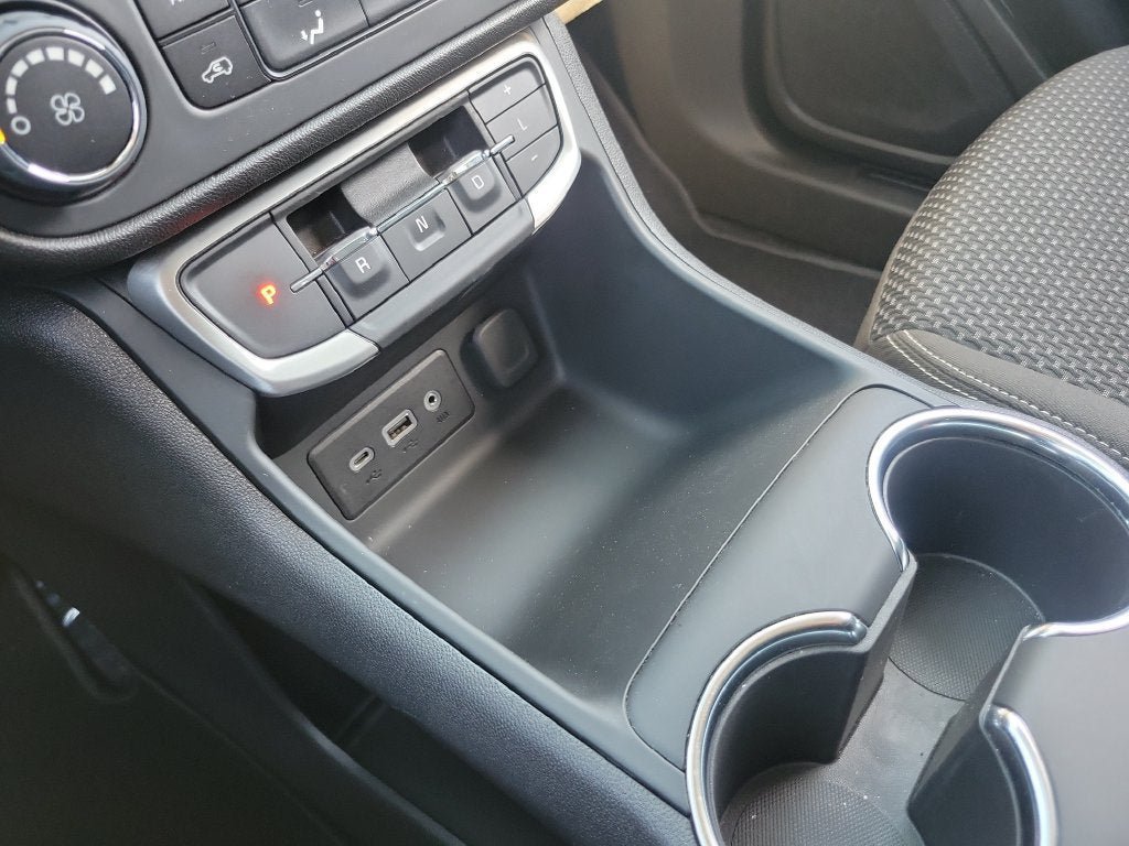 Used 2024 GMC Terrain SLE FWD image 30