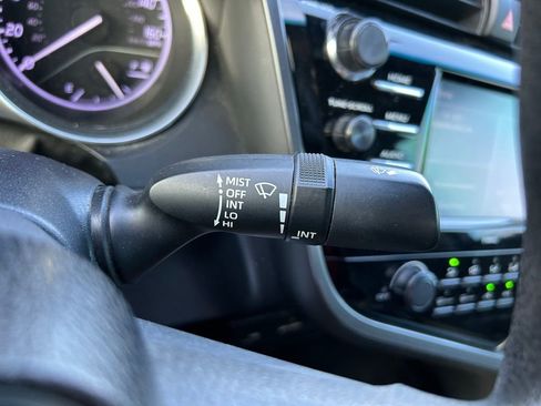 Used 2020 Toyota Camry LE FWD image 21