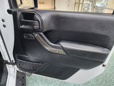 Used 2018 Jeep Wrangler Sport image 22