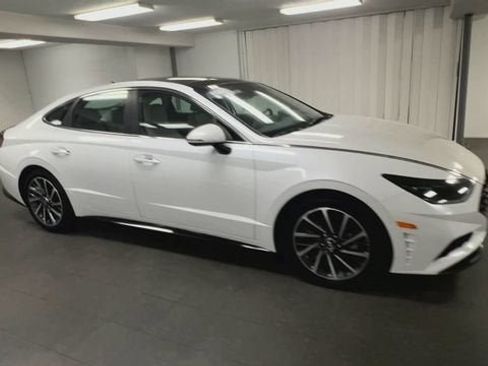 Used 2020 Hyundai Sonata Limited w/ Cargo Package FWD image 2