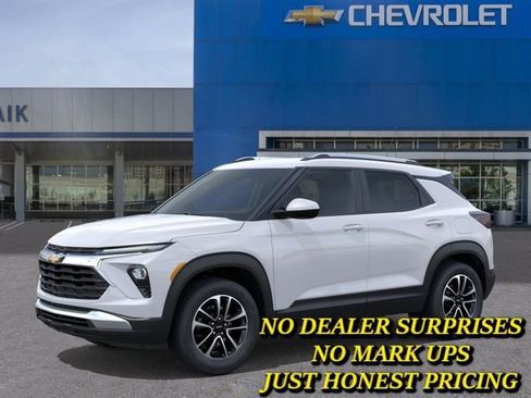 New 2026 Chevrolet TrailBlazer LT FWD image 2