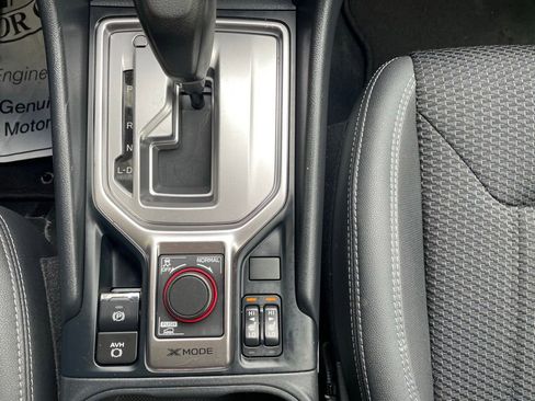 Used 2023 Subaru Forester Premium AWD/4WD image 21