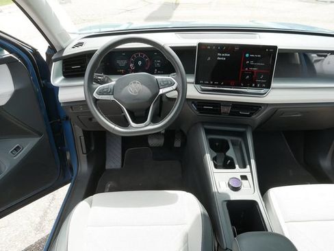 Certified 2025 Volkswagen Tiguan SE AWD/4WD image 21