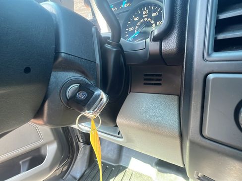 Used 2016 Ford F150 XL w/ Equipment Group 101A Mid AWD/4WD image 18