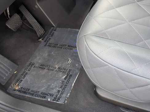 Used 2025 BMW iX M60 image 17