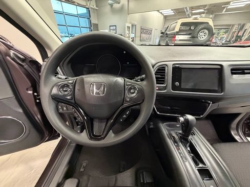 Used 2022 Honda HR-V EX image 11