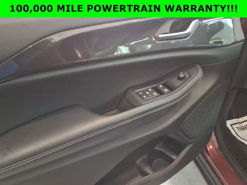 Used 2023 Jeep Grand Cherokee Altitude image 11