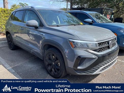Used 2022 Volkswagen Taos SE w/ Driver Assistance Package image 1